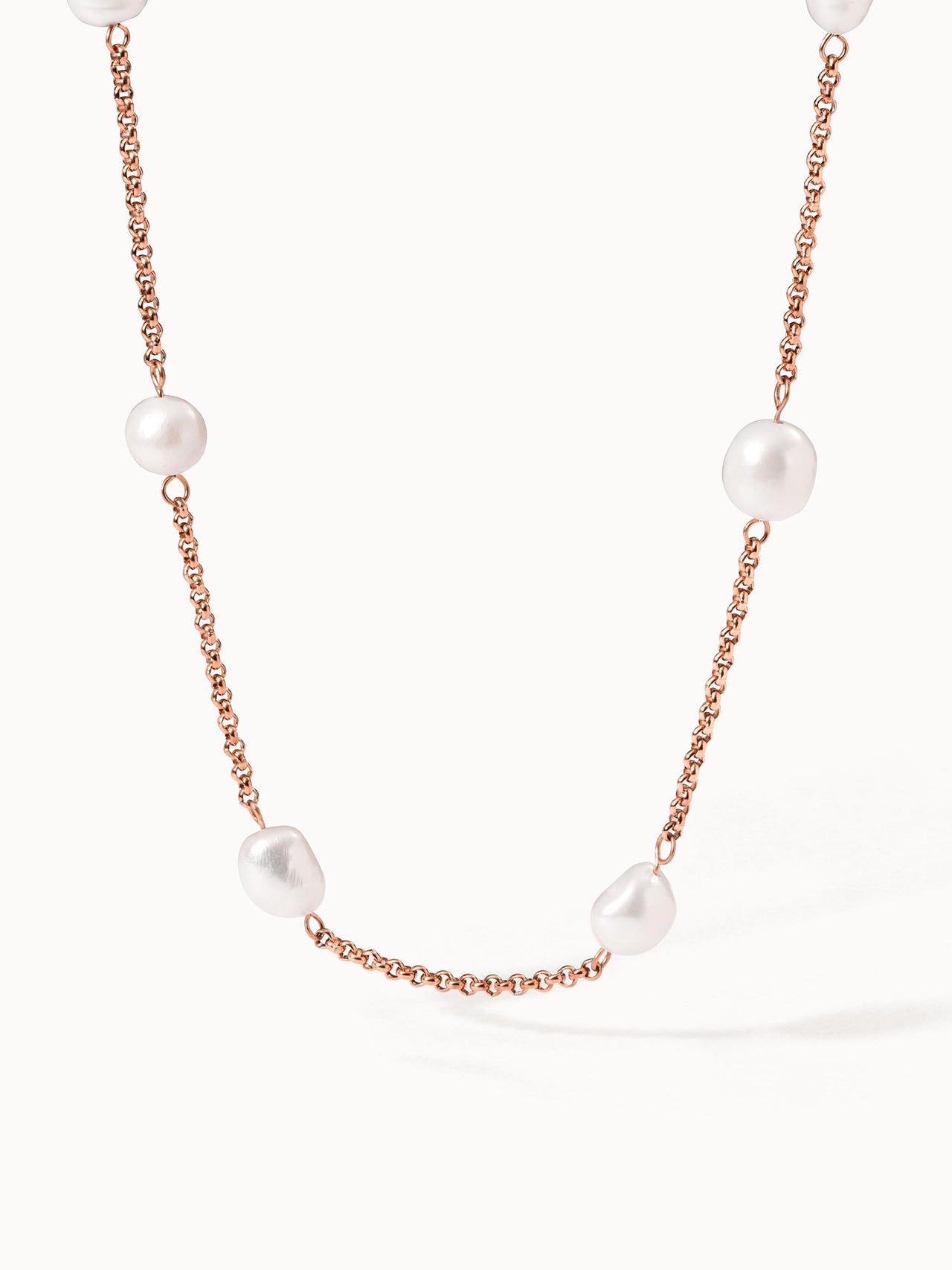 PURELEI Malahi Kette mit 18K rosévergoldetem Edelstahl und süßwasserperlen, elegant und feminin gestaltet.