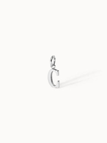 Purelei Pure C Charm aus nickelfreiem, silbernem Edelstahl, minimalistischer Buchstabenanhänger, elegant und zeitlos.