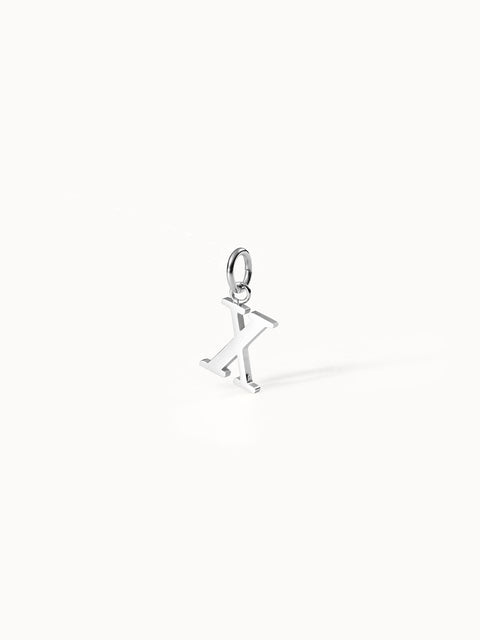 Purelei Pure X Charm in nickelfreiem Silber, feiner Buchstabenanhänger mit eleganter, klarer Linienführung, clean & feminin.
