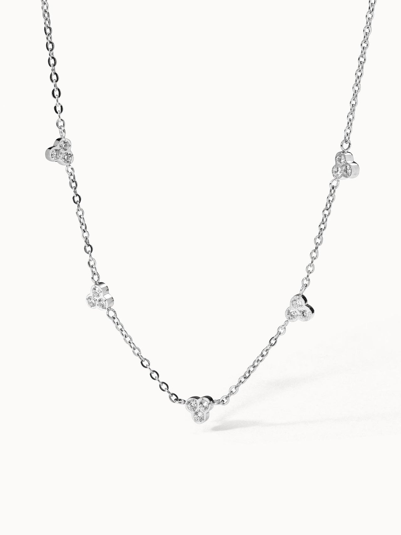 Amicizia Kette von PURELEI, filigrane silberne Edelstahlkette mit funkelnden weißen Zirkonia, elegant und zeitlos.