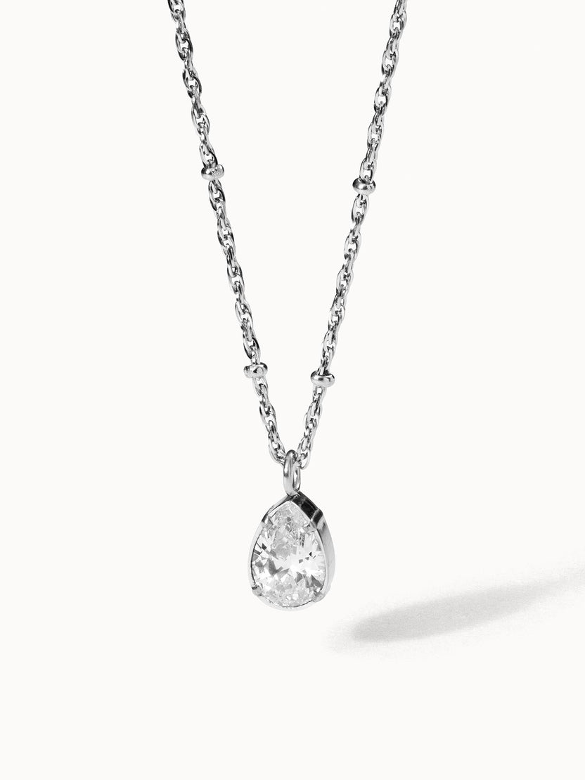 Felice Kette von PURELEI mit nickelfreiem Edelstahl und weißem Zirkonia-Tropfen, elegant und zeitlos.