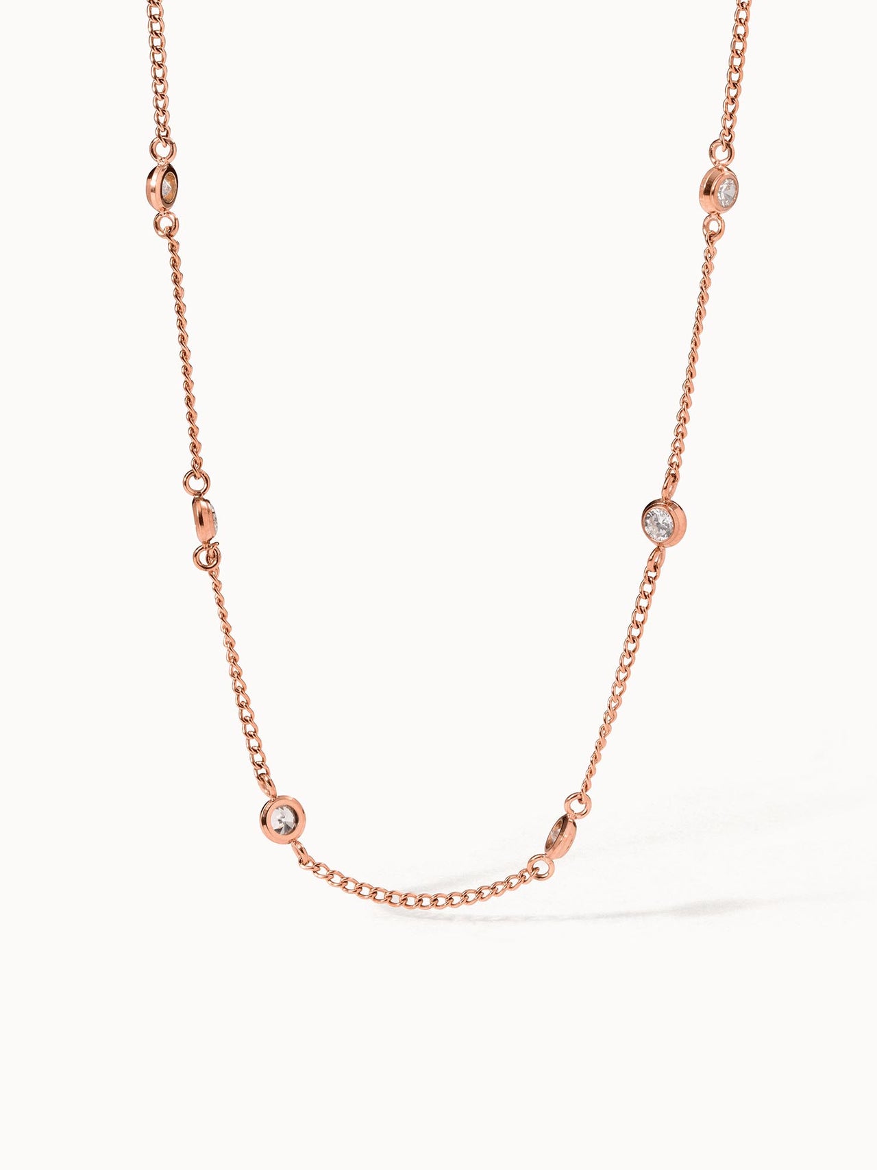 Roségoldene Kette mit funkelnden Details von PURELEI, elegant und feminin.