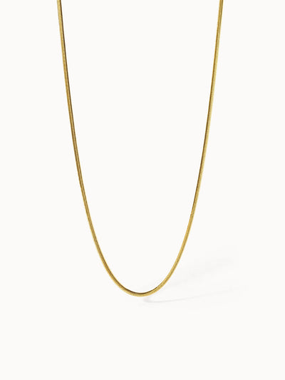 Elegante goldene Kette von PURELEI mit feiner, geschmeidiger Struktur.