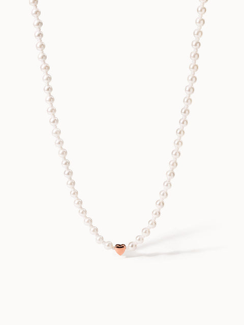 Perlenkette mit roségoldenem Herzanhänger, elegant und feminin – PURELEI.