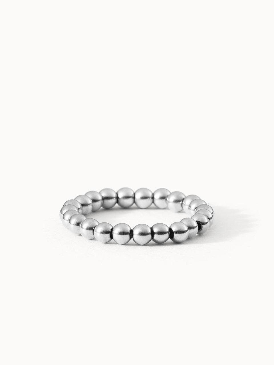 Silberner Ring aus glänzenden Perlen von PURELEI, elegant und modern.