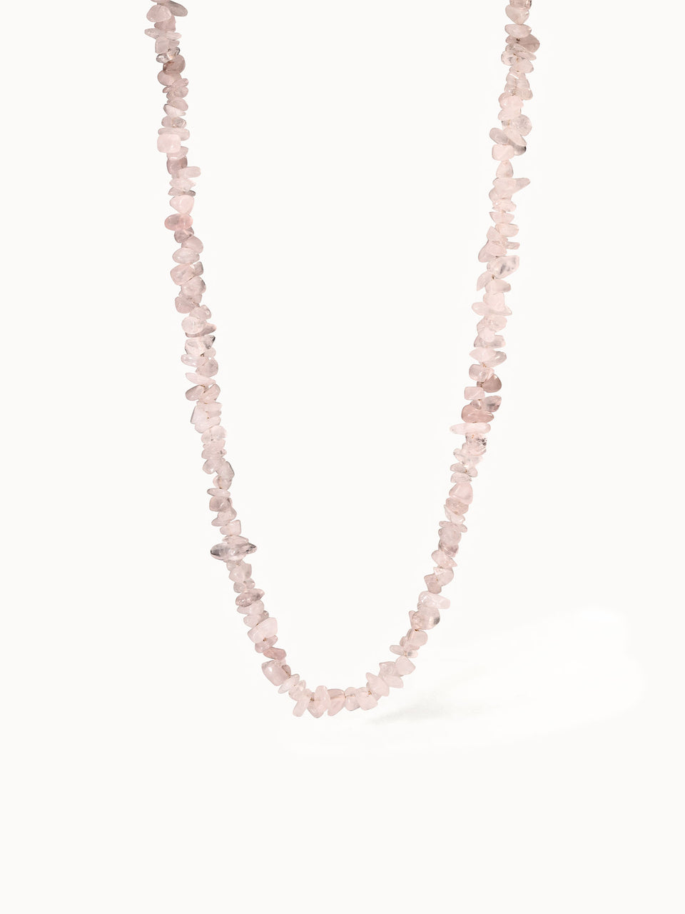 Zarte Kette aus rosa Quarzsteinen, PURELEI, elegant und feminin.