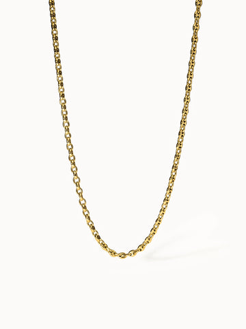 Goldene Kette von PURELEI mit glänzenden Gliedern, elegant und zeitlos.