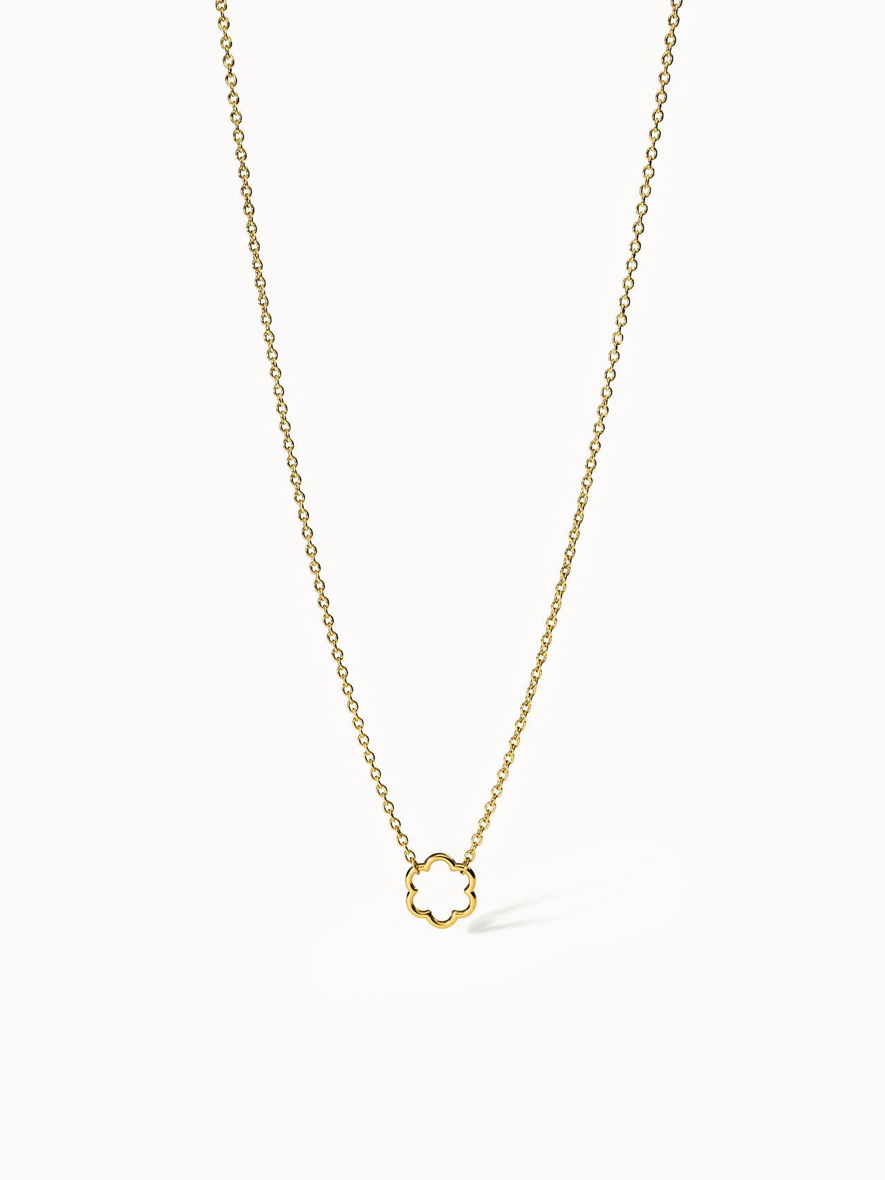 PURELEI Bloom Kette aus 18K vergoldetem Edelstahl mit filigranem Blütenanhänger, elegant und feminin.