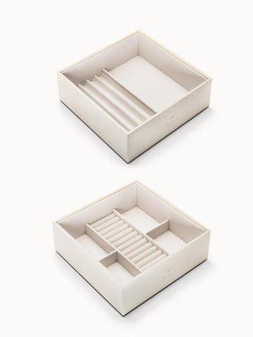 Elegante, cremefarbene Schmuckbox von PURELEI mit mehreren Fächern für perfekten Überblick.