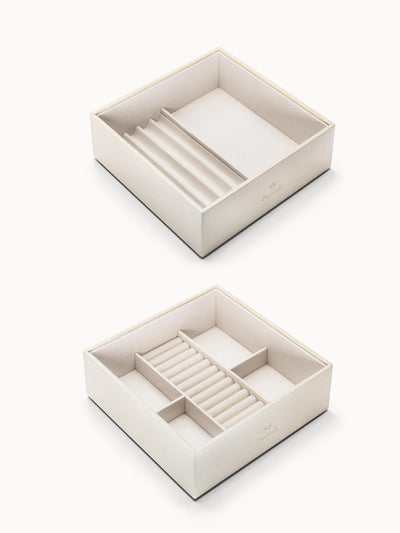 Elegante, cremefarbene Schmuckbox von PURELEI mit mehreren Fächern für perfekten Überblick.