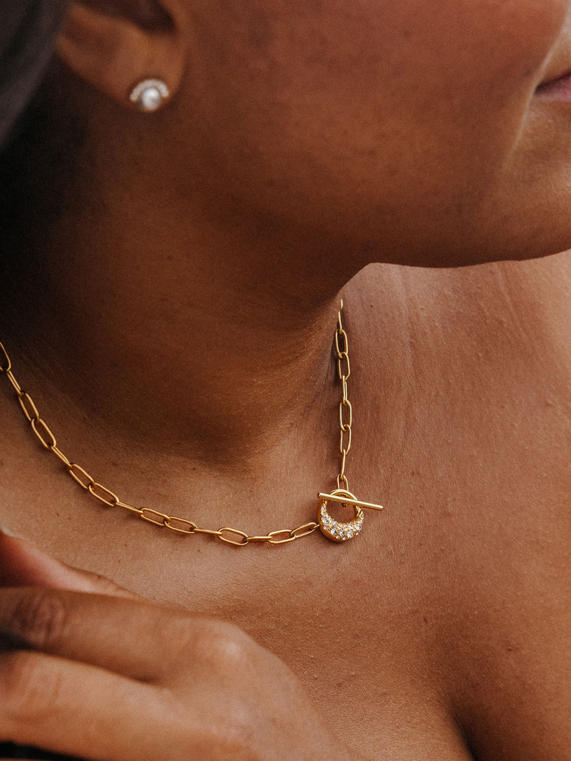 {"color":"Gold"}