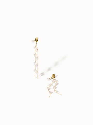 {"color":"Gold", "type":"lead_image"}