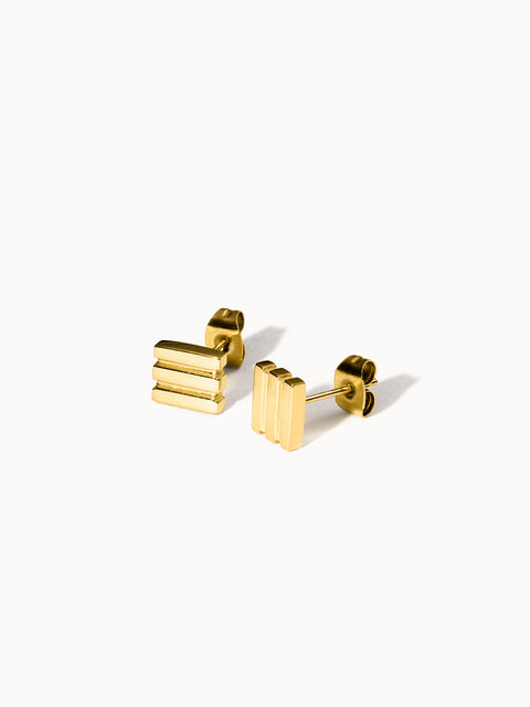 {"color":"Gold", "type":"lead_image"}