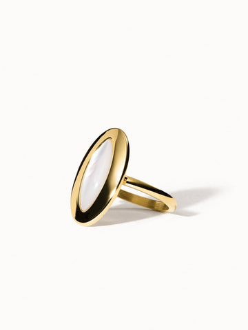 {"color":"Gold", "type":"lead_image"}