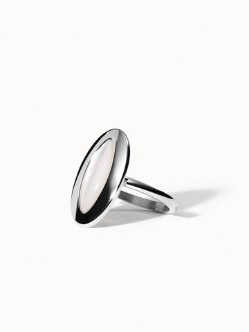 {"color":"Silver", "type":"lead_image"}