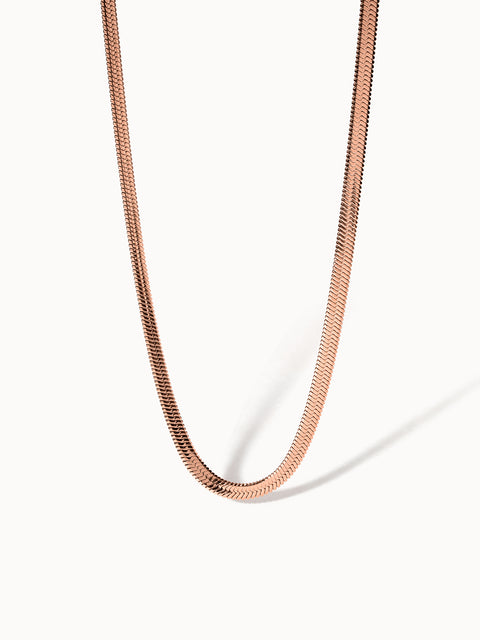 PURELEI I`Lalo Kette aus 18K rosévergoldetem Edelstahl in Schlangenstil, elegant und zeitlos.
