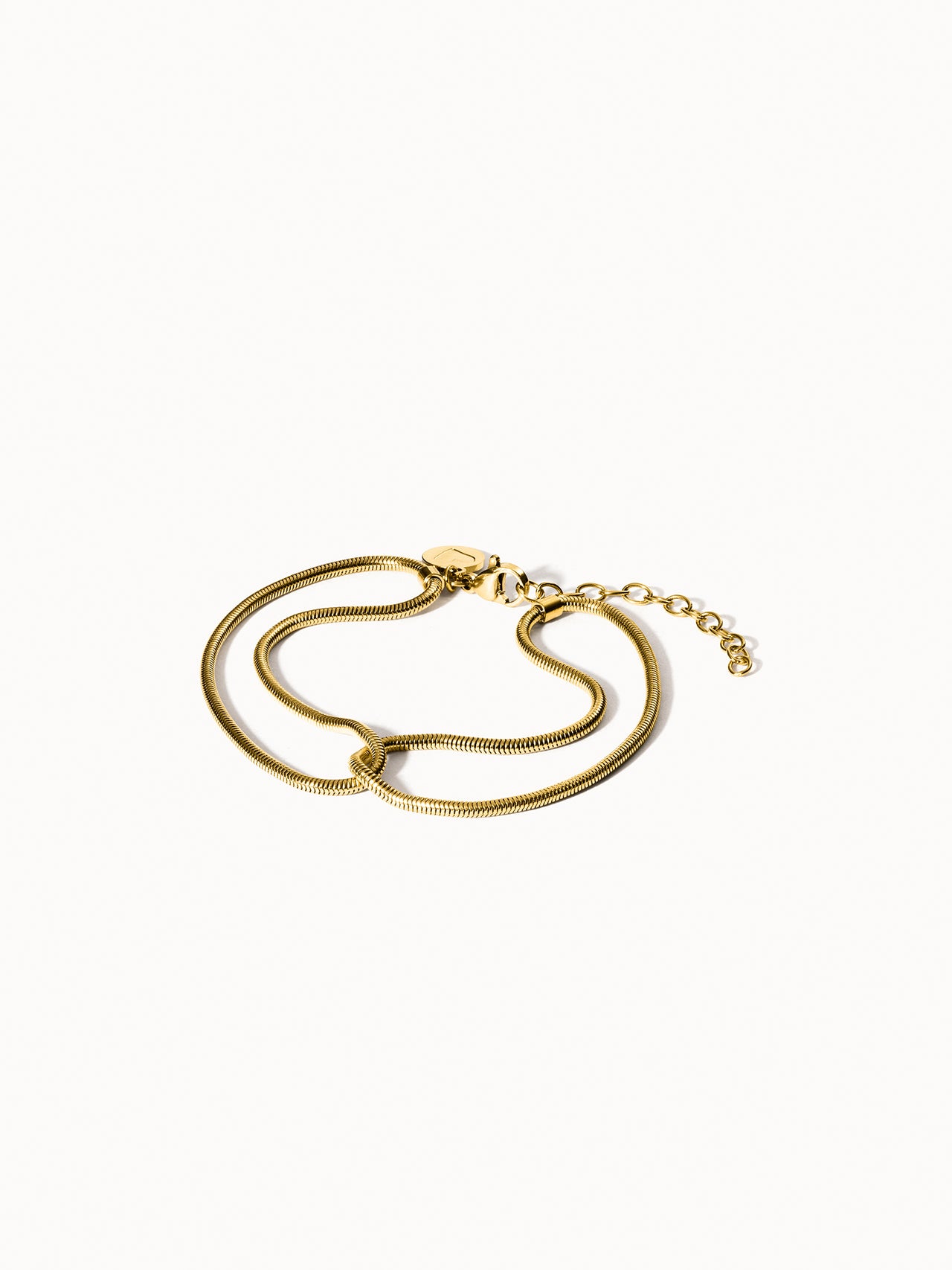 Elegantes, nickelfreies Kindness Armband in Gold mit feiner Kettengliederung von PURELEI, minimalistisch und zeitlos.