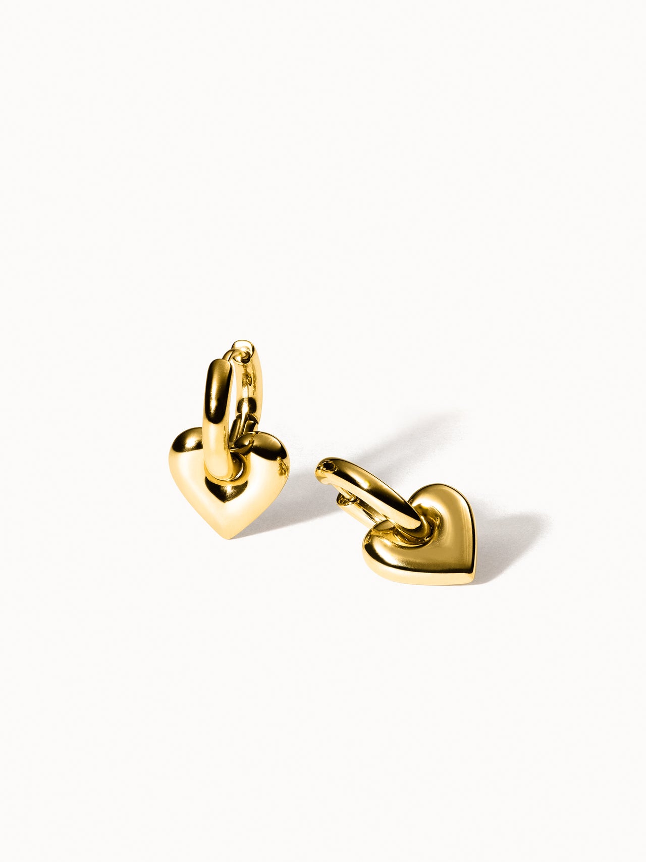 PURELEI Kind Heart Ohrringe in Gold mit Herzdesign, elegant und nickelfrei für feminine Aloha-Styles.