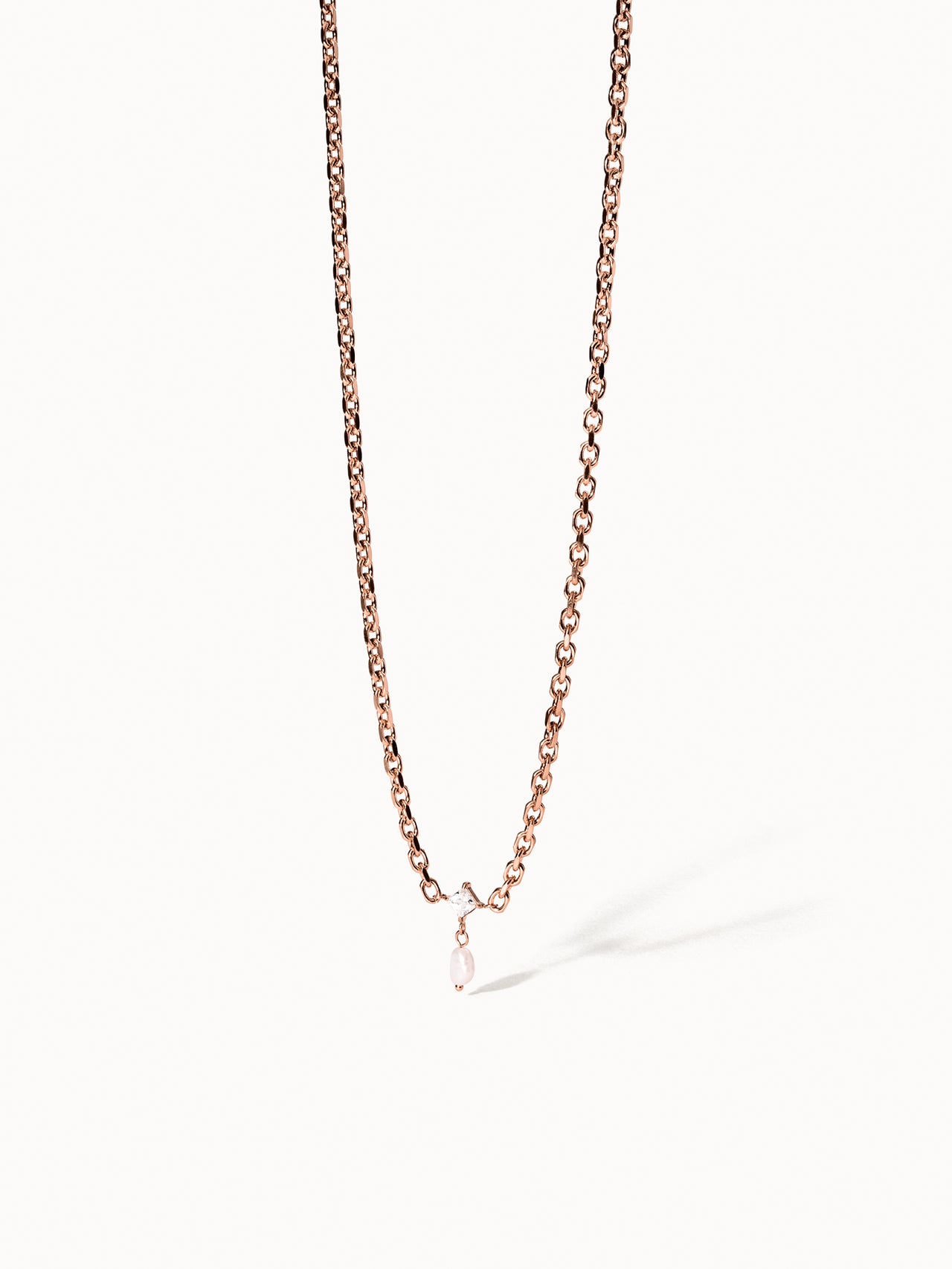 Create Moments Kette von PURELEI in Roségold mit zartem Anhänger, elegant und zeitlos, nickelfrei und wasserfest.