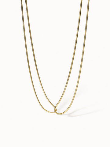 Kindness Kette von PURELEI, filigrane goldene Kette mit Knoten, nickelfrei und elegant für jeden Tag