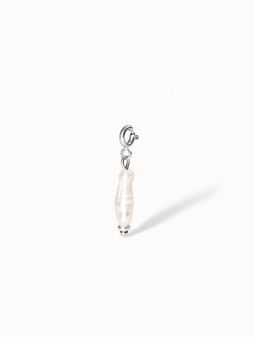 {"color":"Silver", "type":"lead_image"}