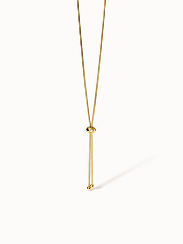 PURELEI Embrace Beauty Kette in gold mit feiner Schlaufe, elegant und zeitlos, nickelfreier Schmuck.