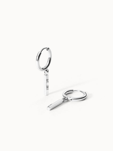 PURELEI Huli Creole Ohrringe aus silbernem Edelstahl mit rechteckigem Anhänger, minimalistisch und zeitlos elegant.