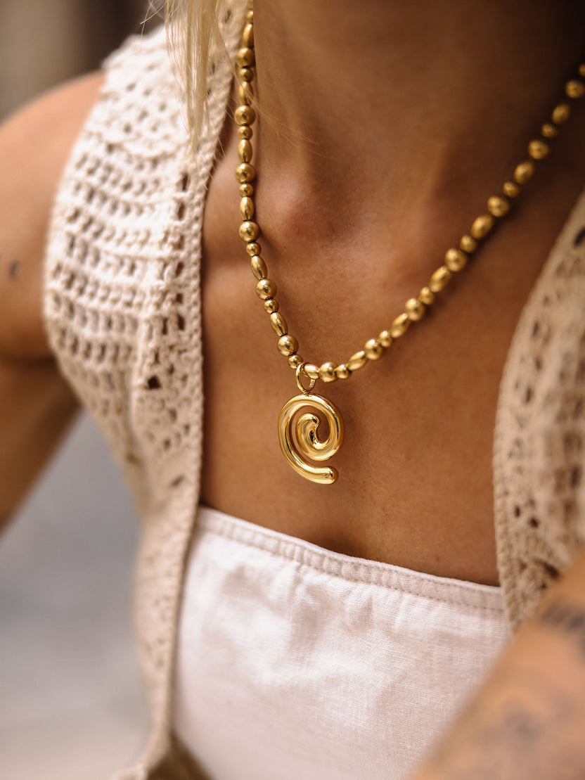 {"color":"Gold"}