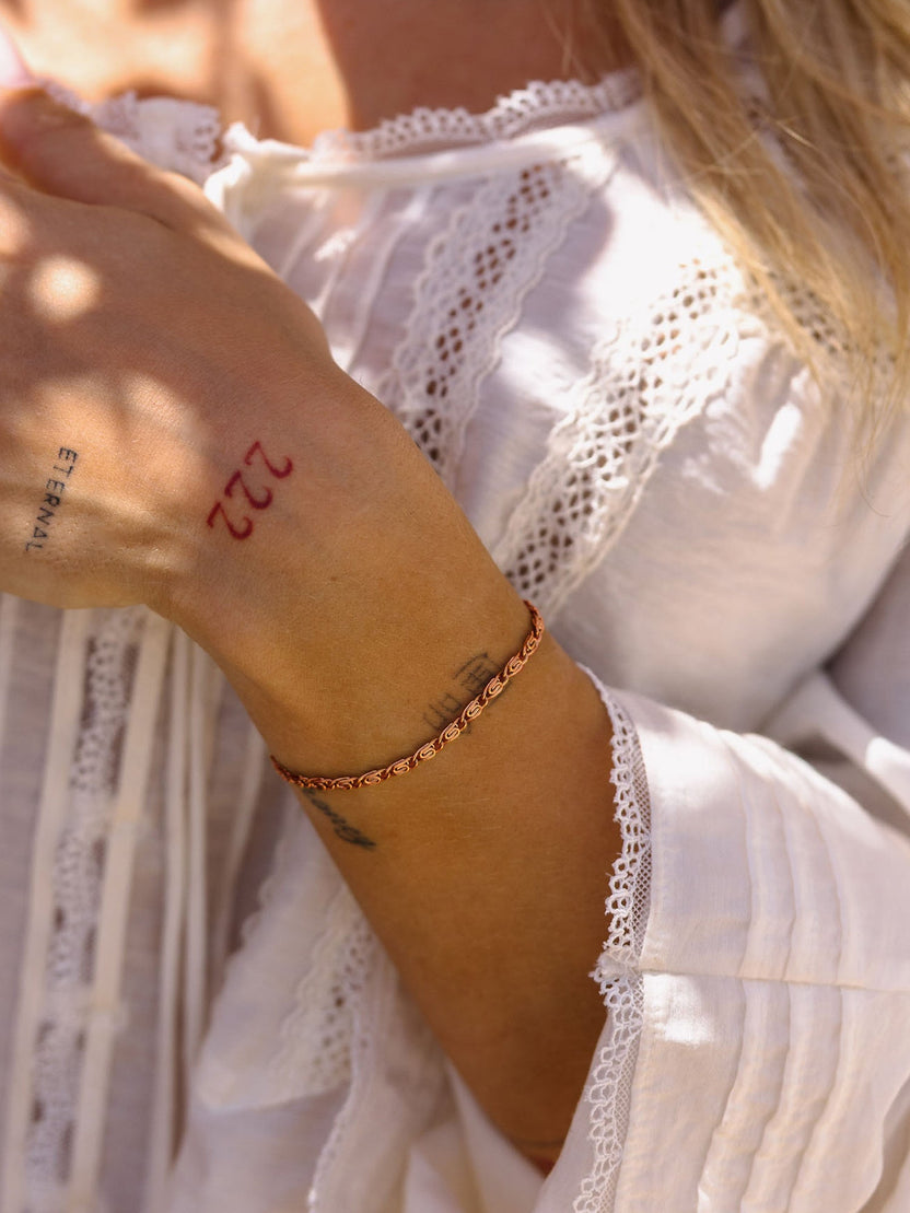{"color":"Rosegold"}
