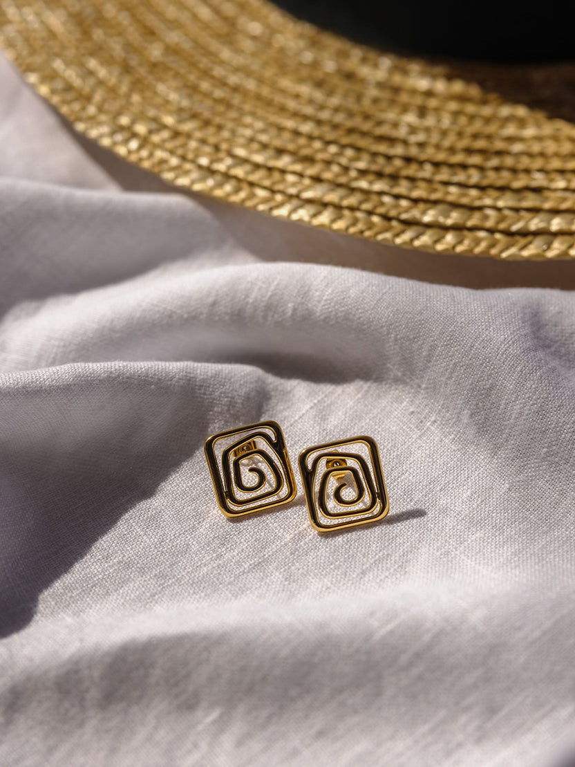 {"color":"Gold"}