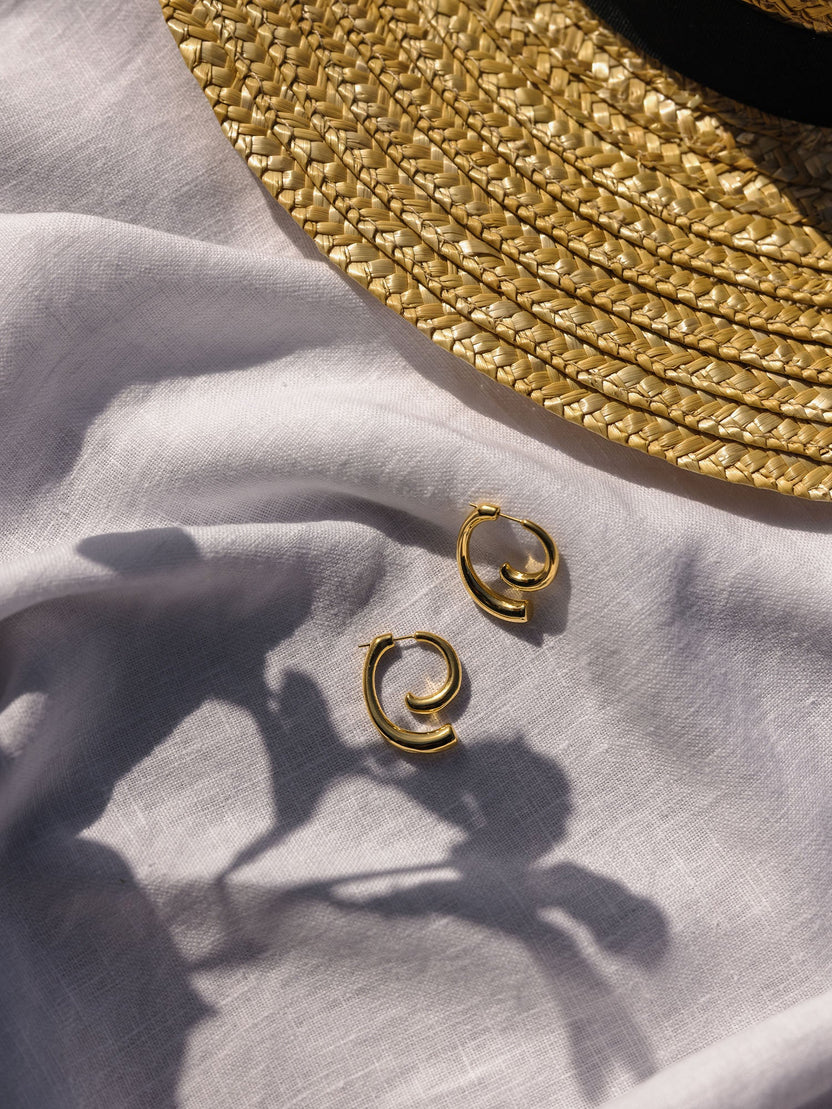 {"color":"Gold"}