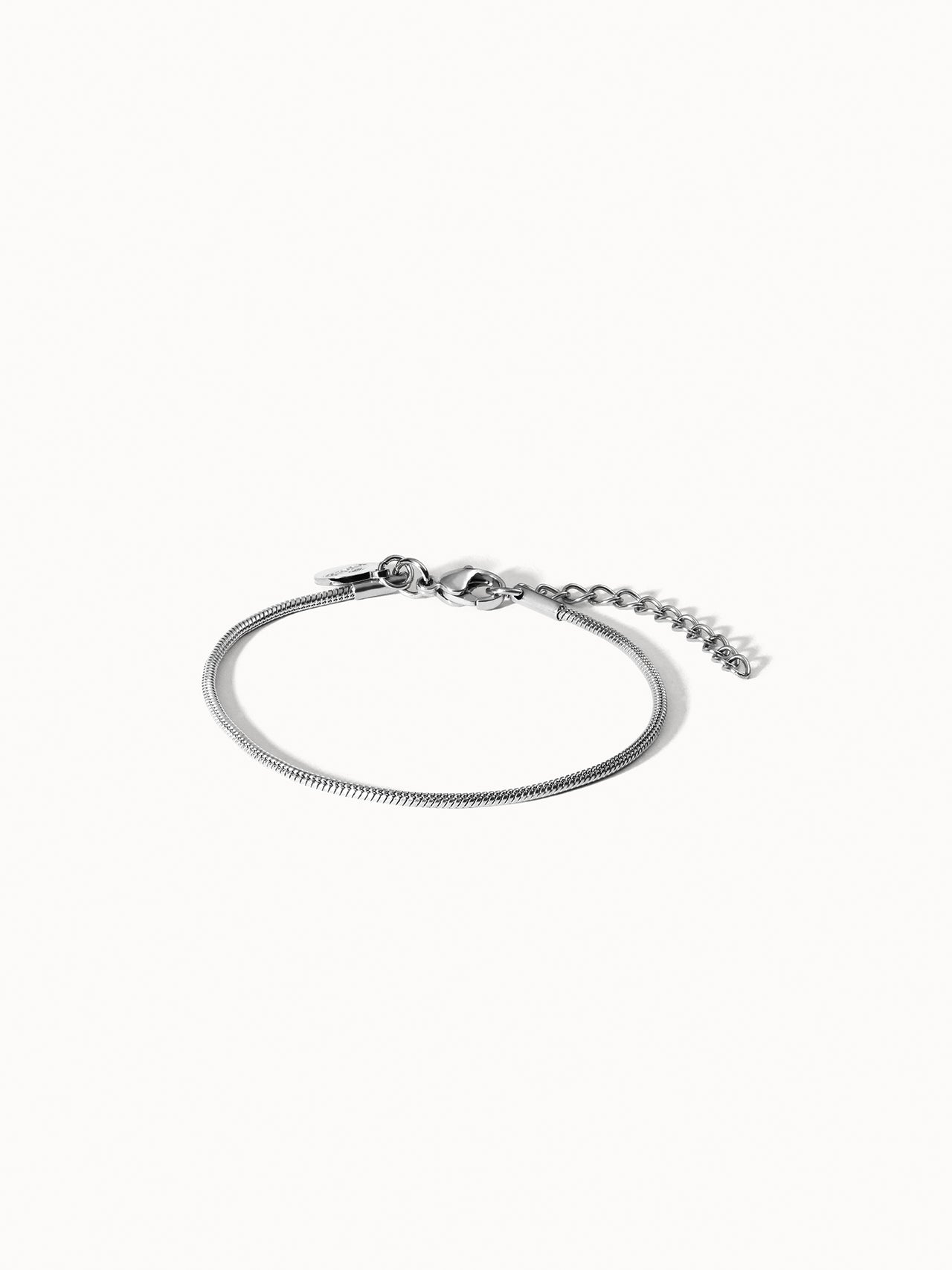 Sleek Armband
