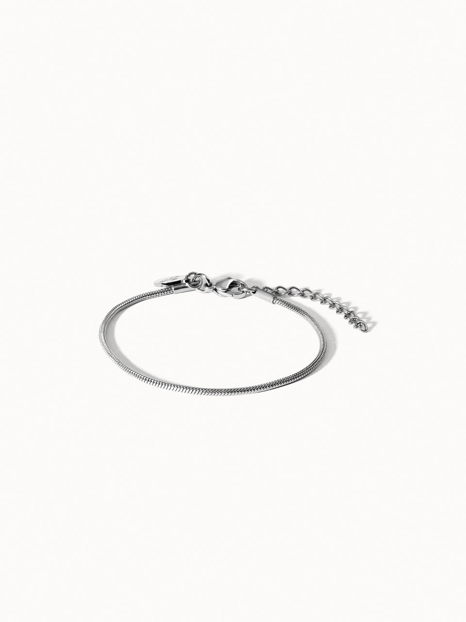 Sleek Armband