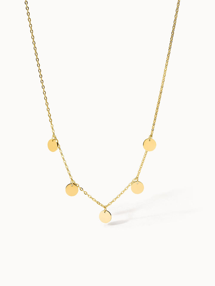 Kalea Kette von PURELEI, goldene Edelstahlkette mit filigranen Scheiben, elegant, fein und feminin inszeniert.