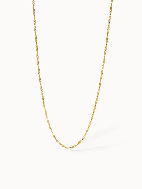 PURELEI Kaula Kette aus 18K vergoldetem Edelstahl, feines gedrehtes Design, elegant und zeitlos.