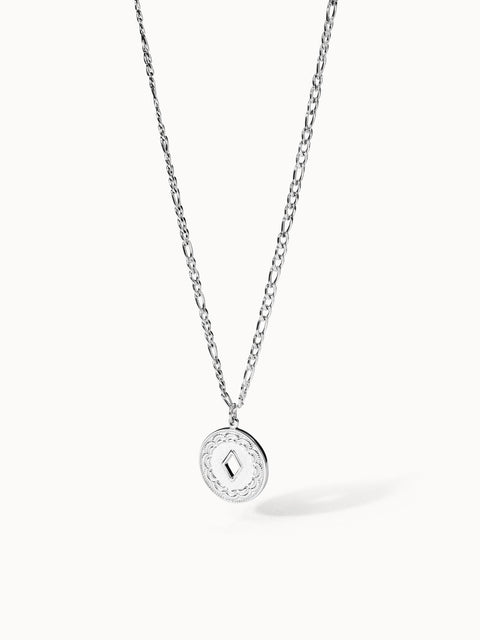 Lolani Kette von PURELEI, silberner, gemusterter Coin mit Ausstanzung auf feiner Kette, elegant und nickelfrei.