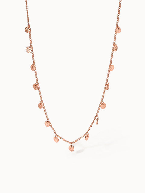 PURELEI Malihini Kette in Roségold mit geprägten Mini-Coins, zeitloses Layering-Piece voller Insel-Charme.