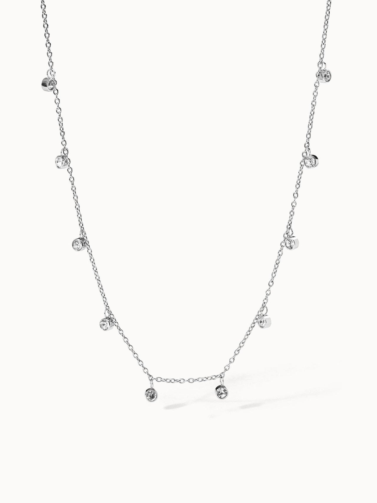 Feingliedrige PURELEI Nani Kette aus silberfarbenem Edelstahl mit weißen Zirkonia, elegant und zeitlos.