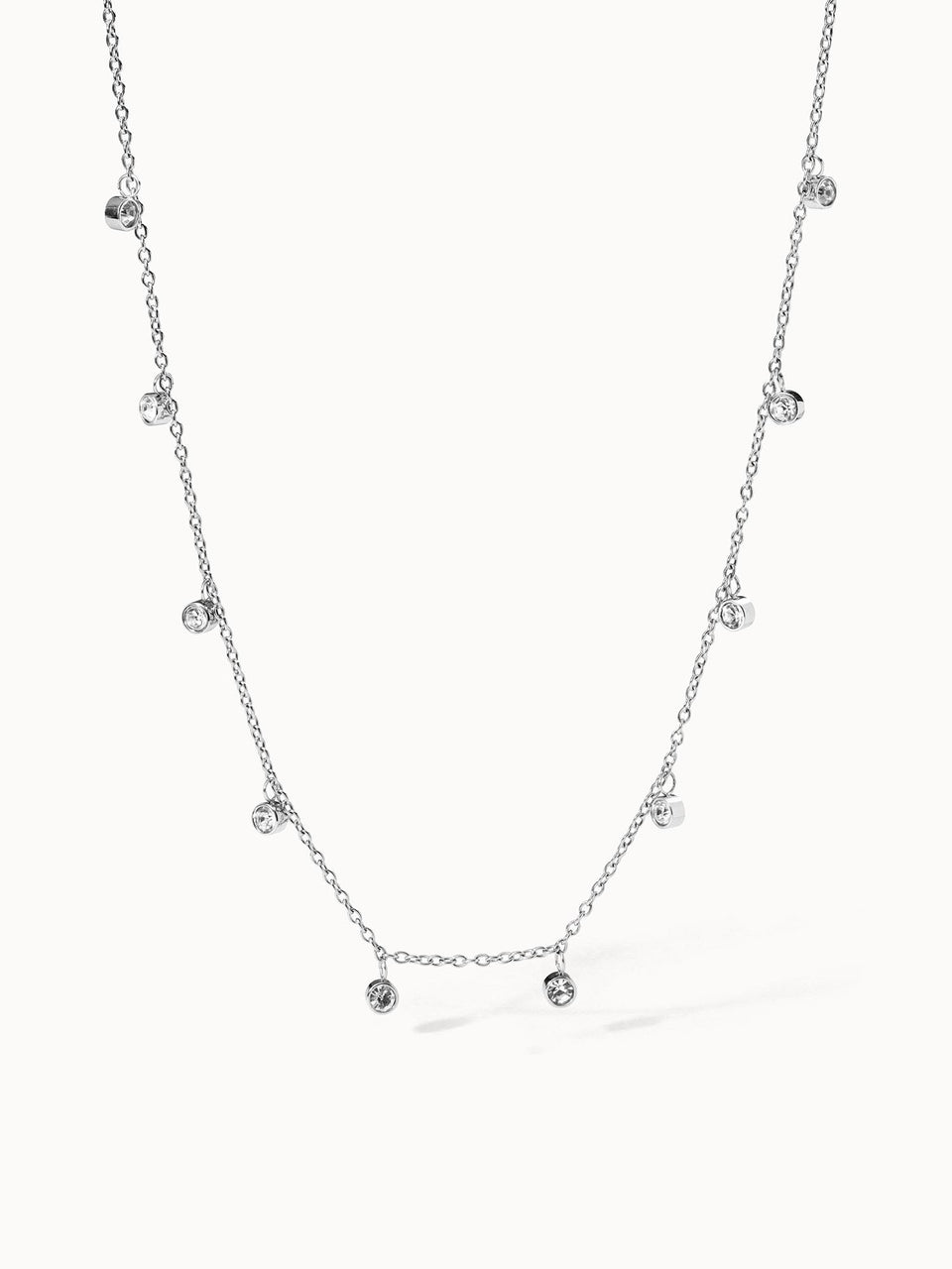 Feingliedrige PURELEI Nani Kette aus silberfarbenem Edelstahl mit weißen Zirkonia, elegant und zeitlos.