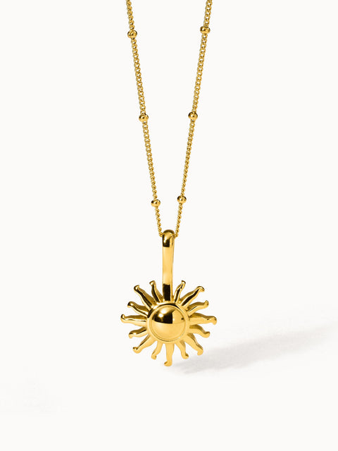 PURELEI Sun Kette in 18K Gold mit Sonnenanhänger, filigran, elegant, strahlt warme Lebensfreude aus.