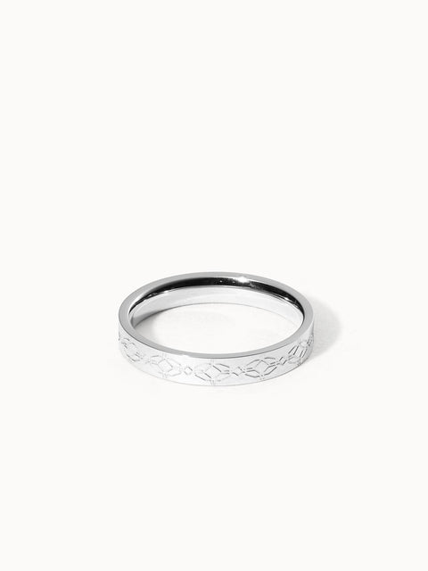 PURLEI Ka Pua Ring aus nickelfreiem, silbernem Edelstahl mit eingraviertem exotischem Muster, elegant und zeitlos.