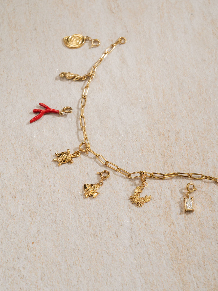 {"color":"Gold"}