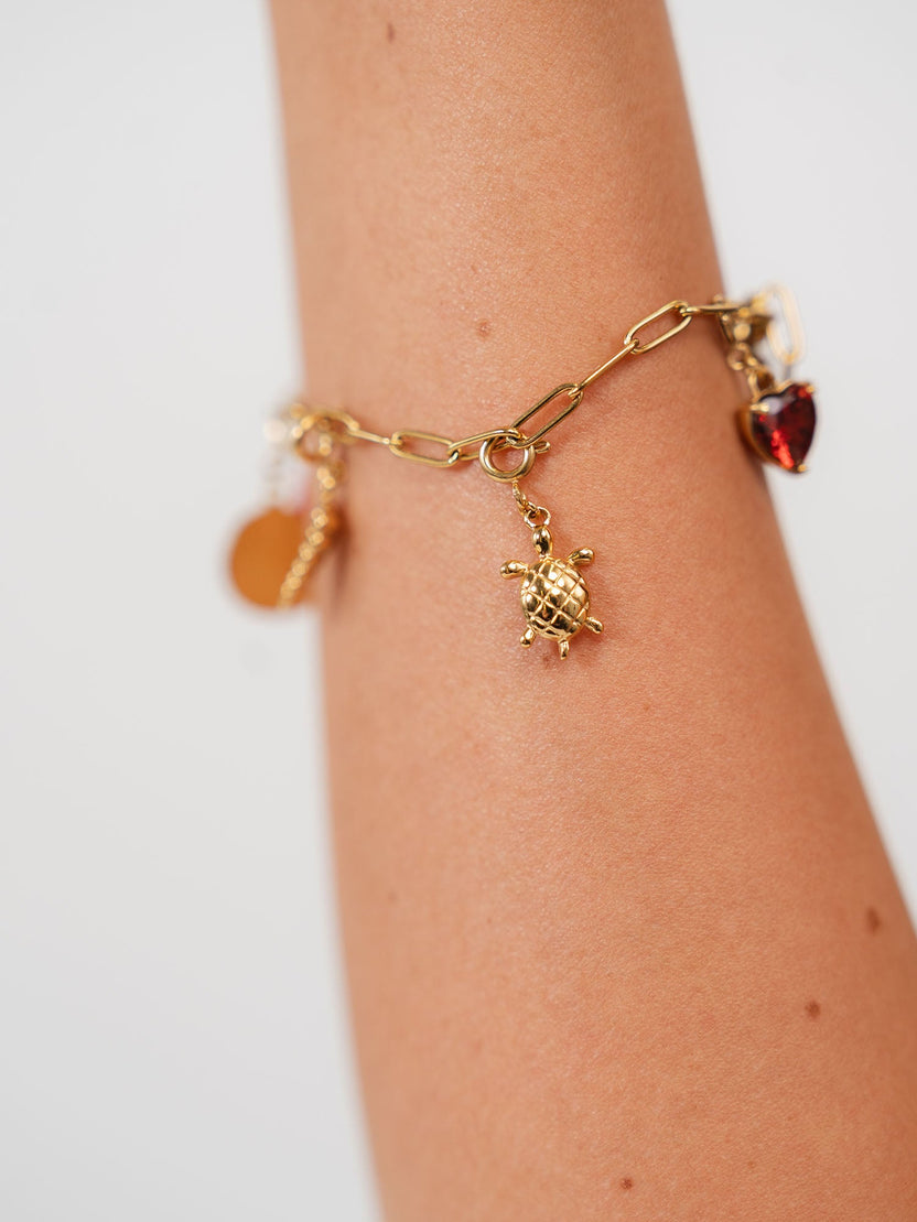 {"color":"Gold"}