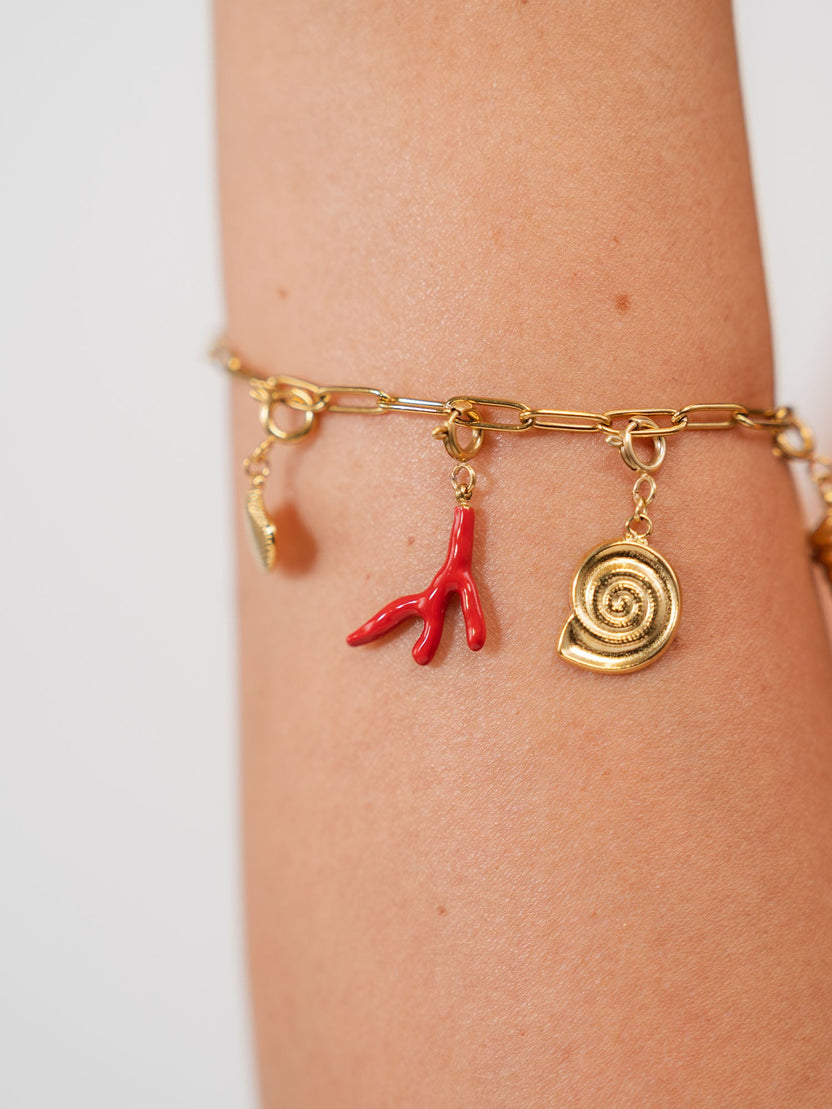 {"color":"Gold"}
