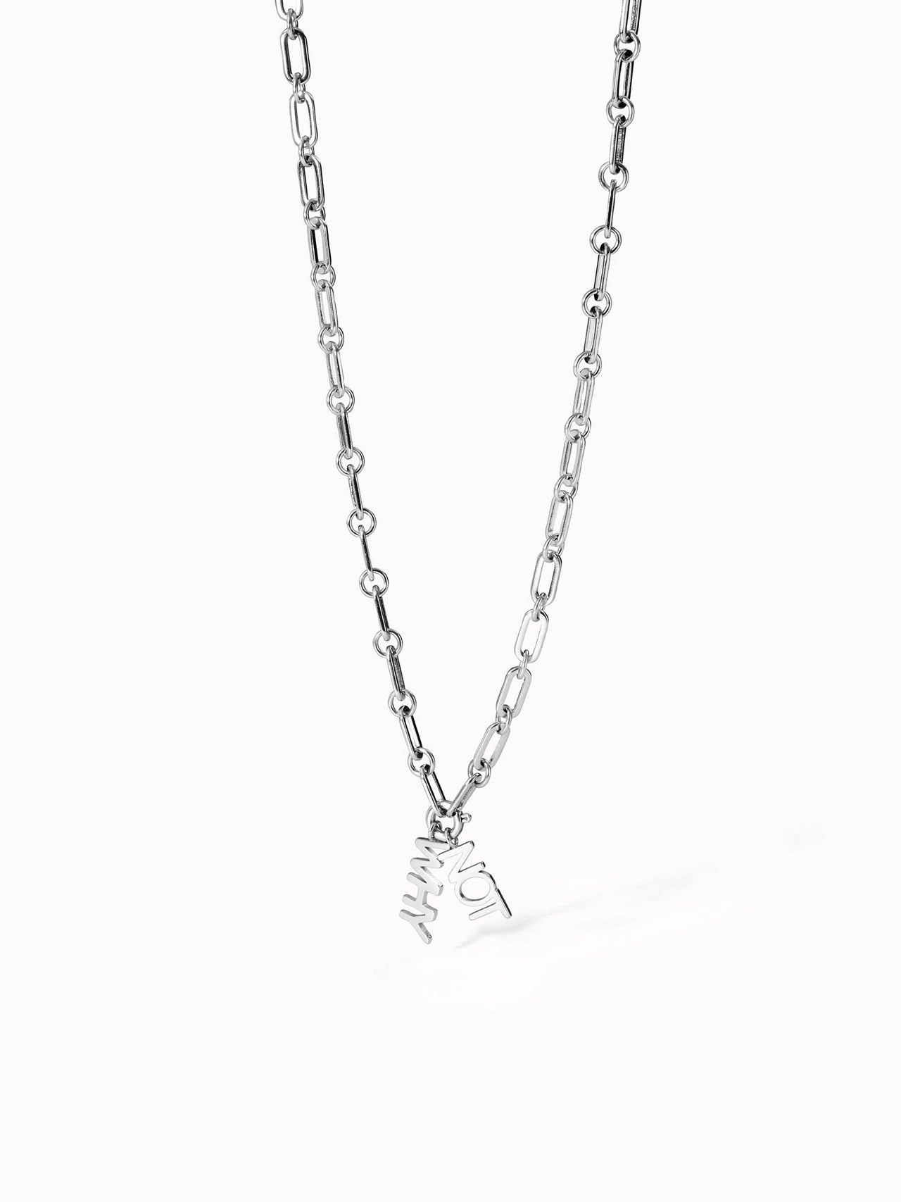 Silberne Kette mit charmantem Anhänger von PURELEI, modern und elegant.