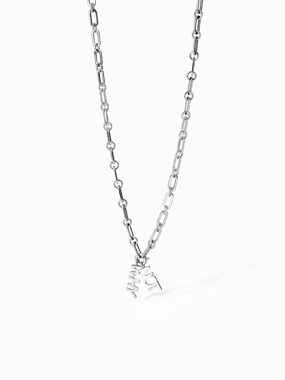 Silberne Kette mit charmantem Anhänger von PURELEI, modern und elegant.