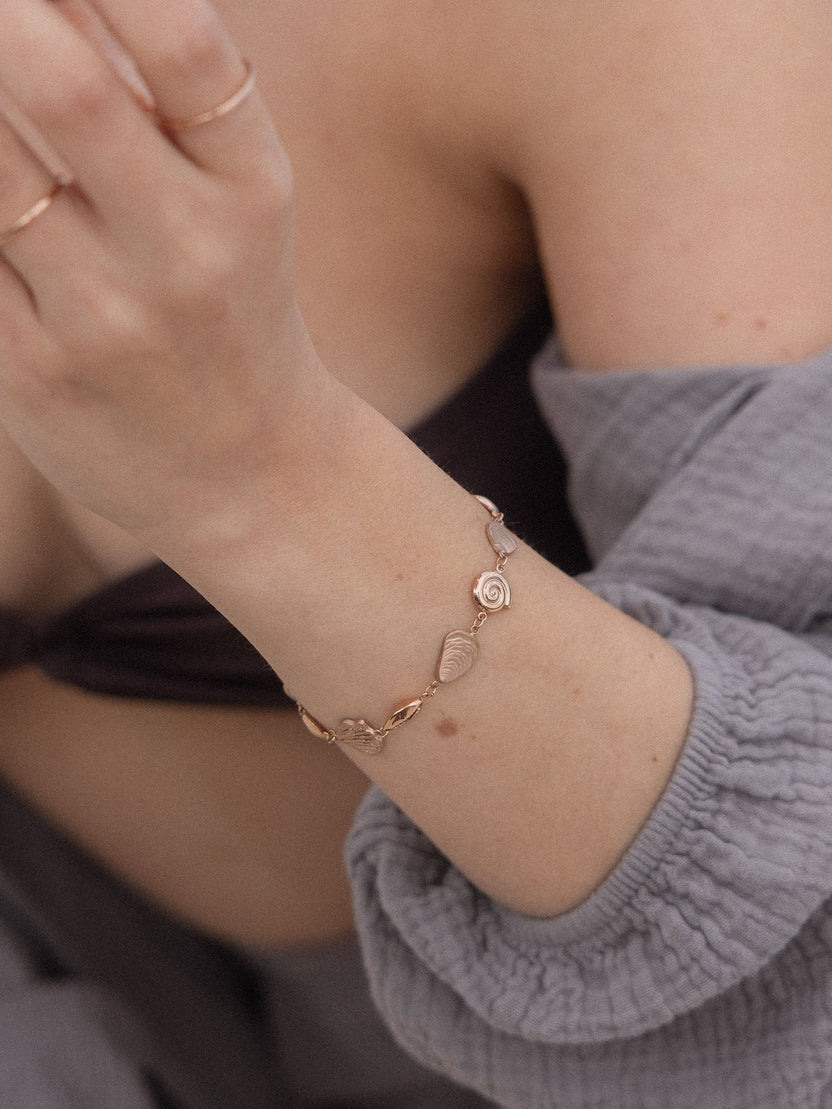{"color":"Rosegold"}