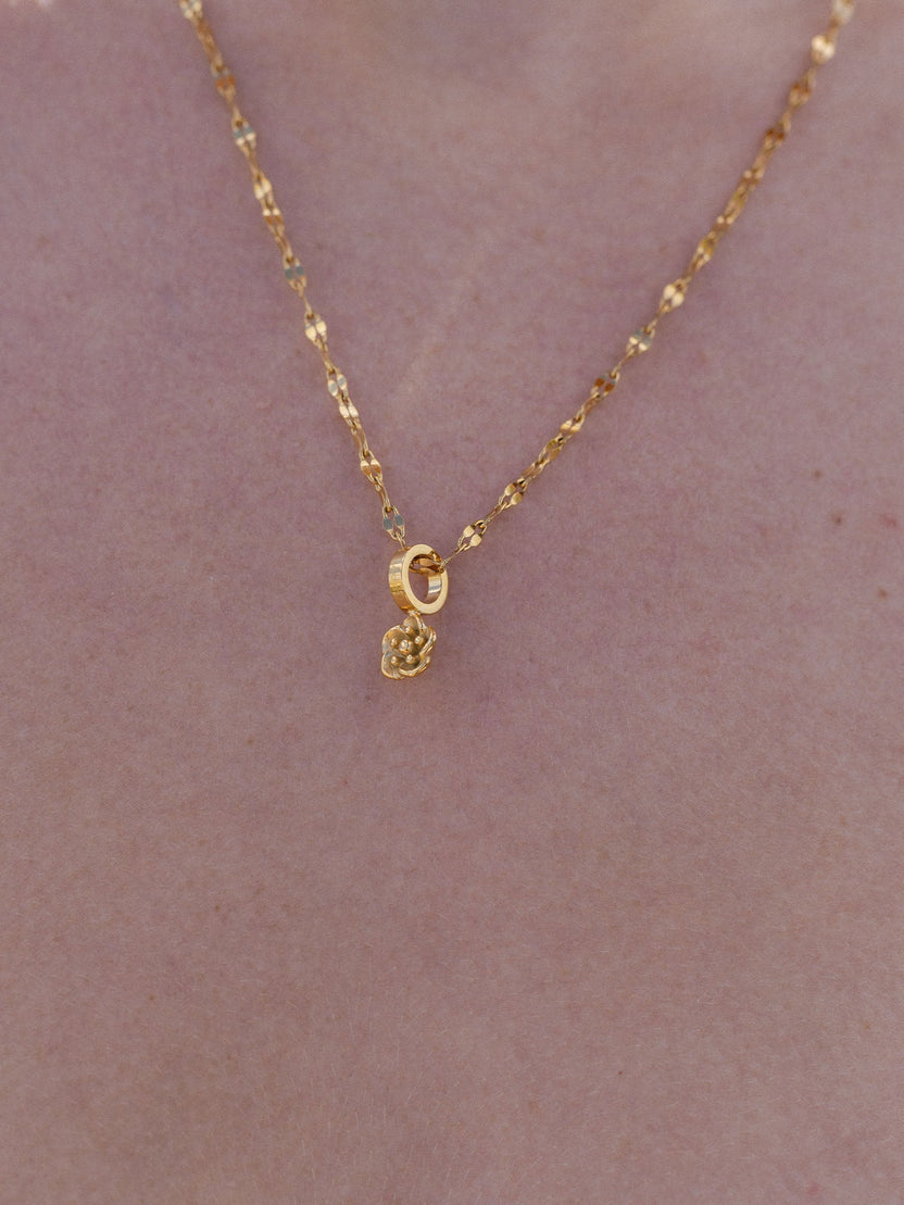 {"color":"Gold"}