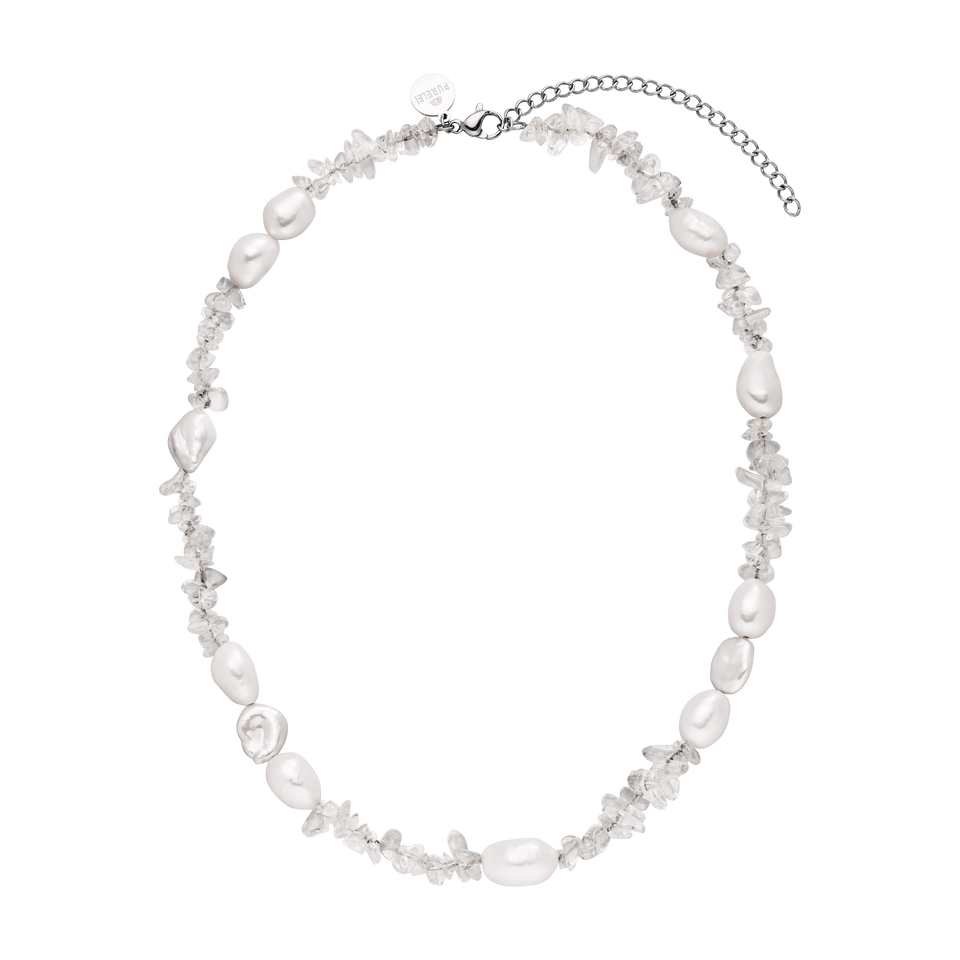 Edelstein- und Perlenkette in Weiß, elegant und natürlich, von PURELEI.