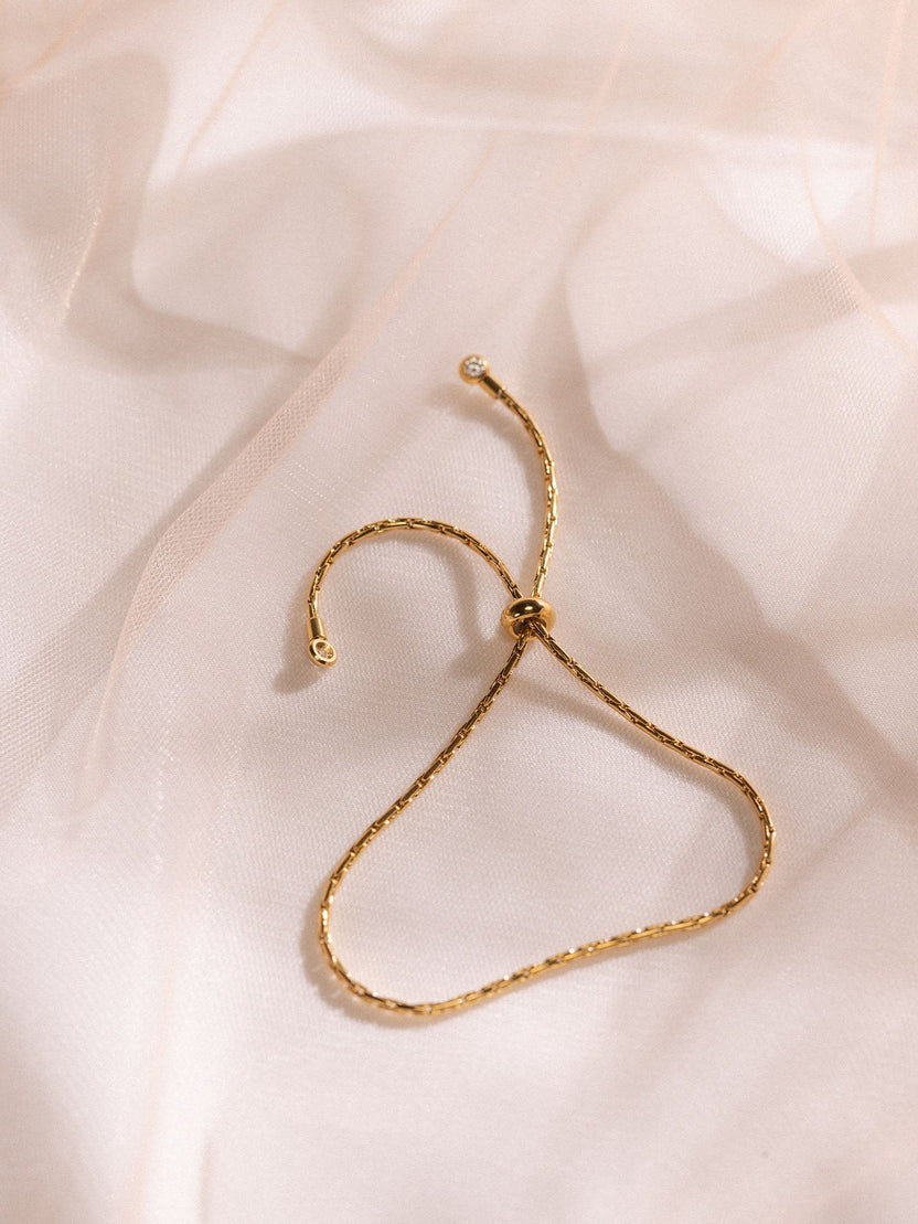 {"color":"Gold"}